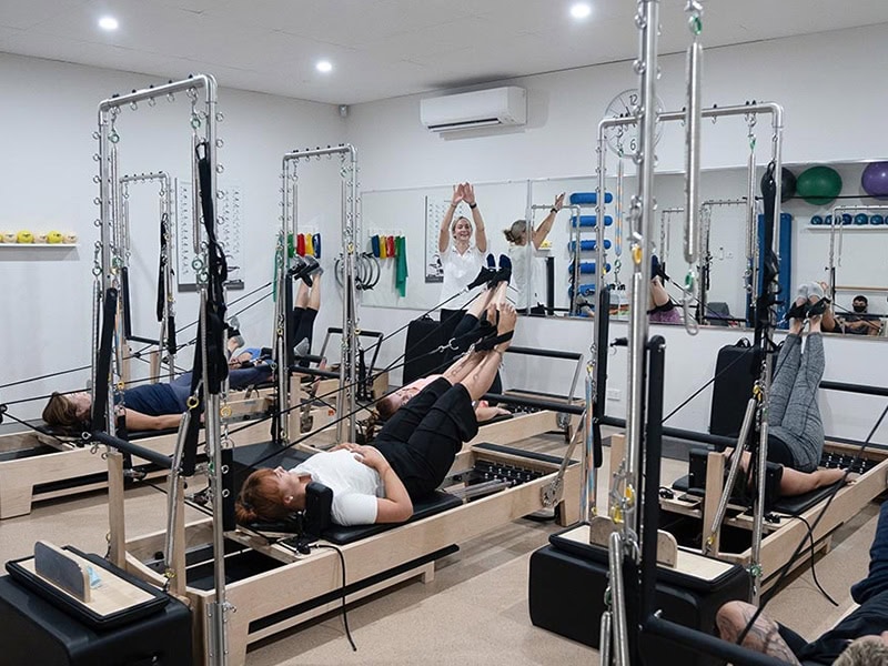 Pilates Reformer com torre, fornecimento direto da fábrica para atacado.