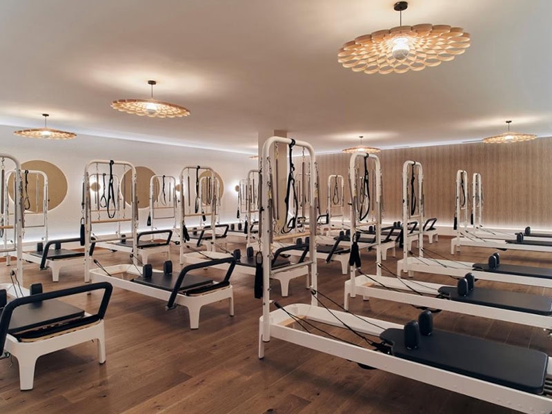 Pilates Reformer com torre, fornecimento direto da fábrica para atacado.