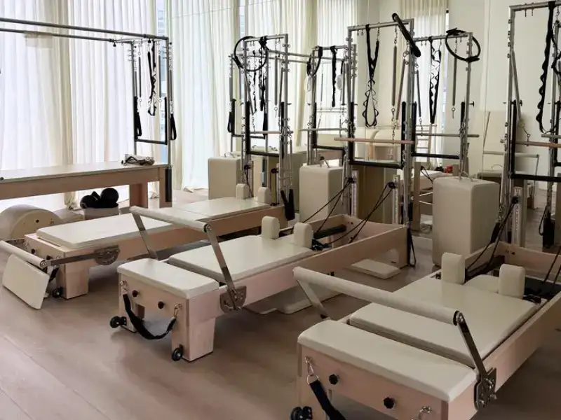 Pilates reformer for studio