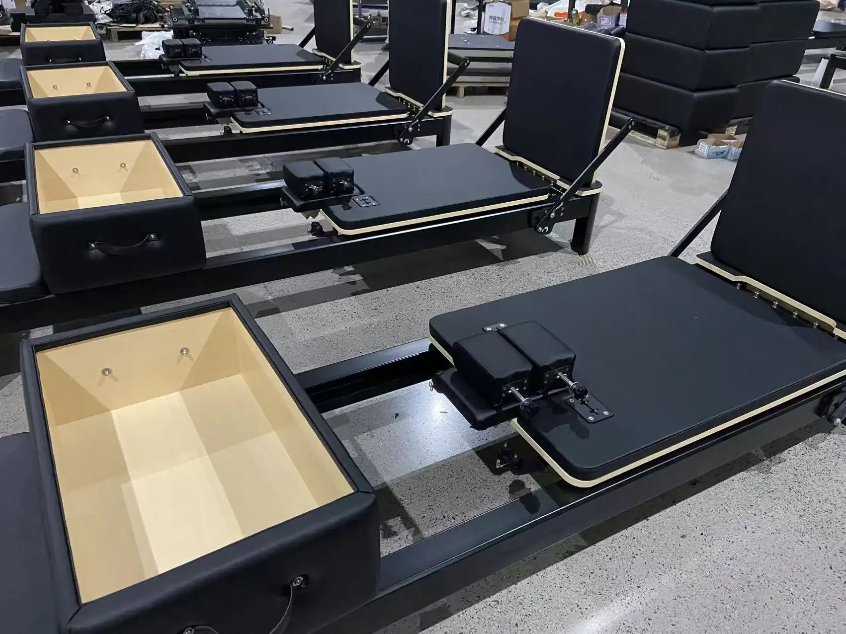 AL4-401 aluminum frame and carriage for daily studio classes