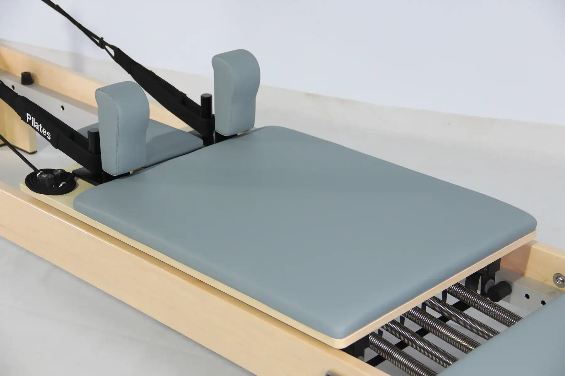 Carriage, ropes and springs on the WD-MS-003 maple reformer.